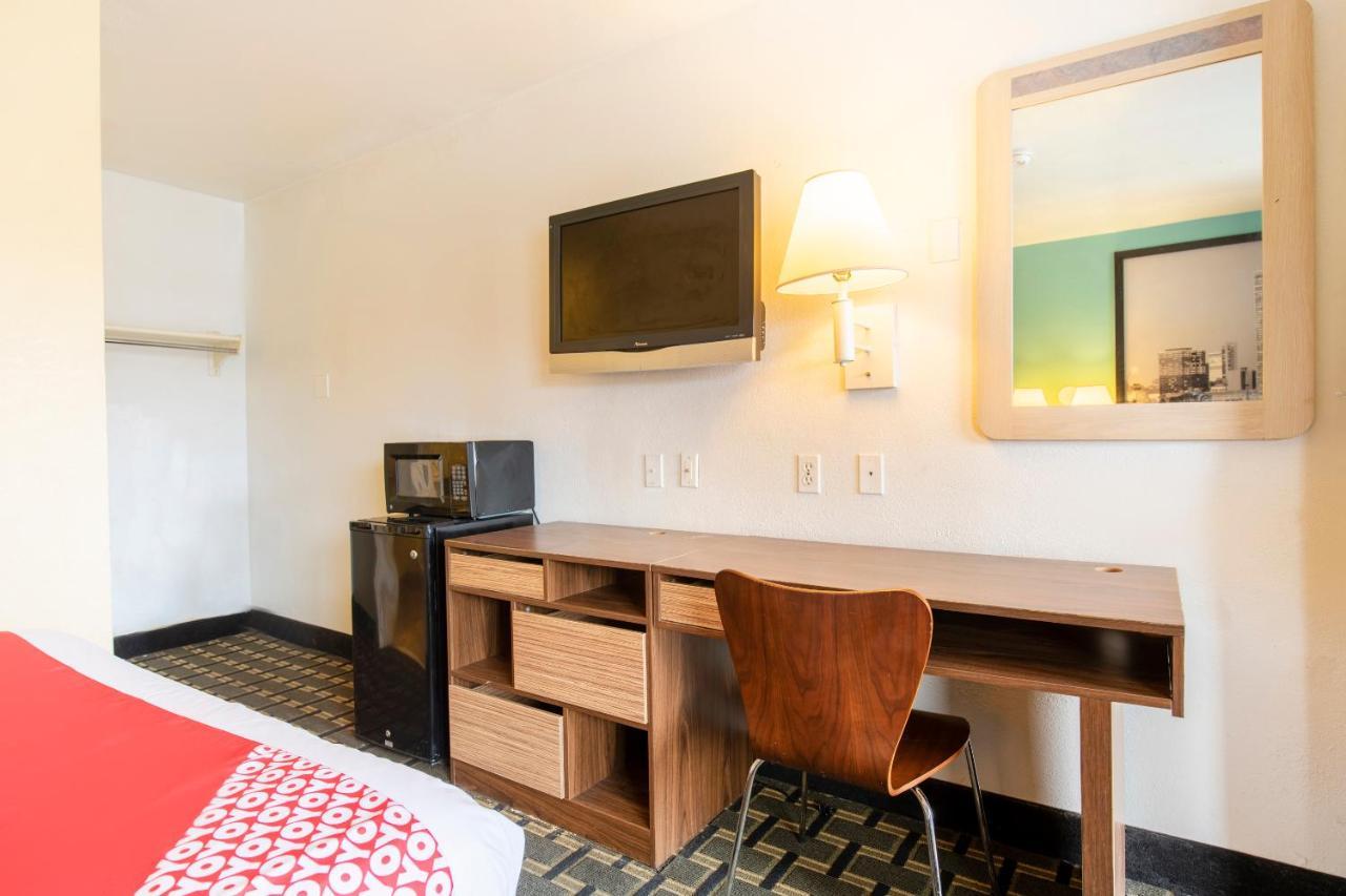 Oyo Hotel Tulsa Ok I-44/Route 66 Екстер'єр фото